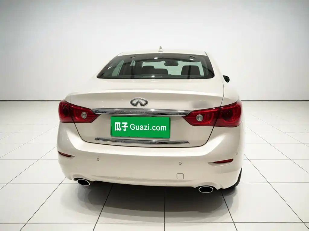Photo 3 - Infiniti Q50L