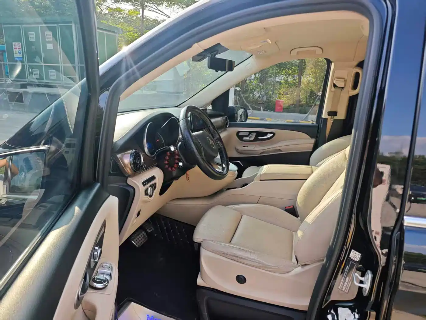 Фото 4 - Mercedes-Benz V-Class