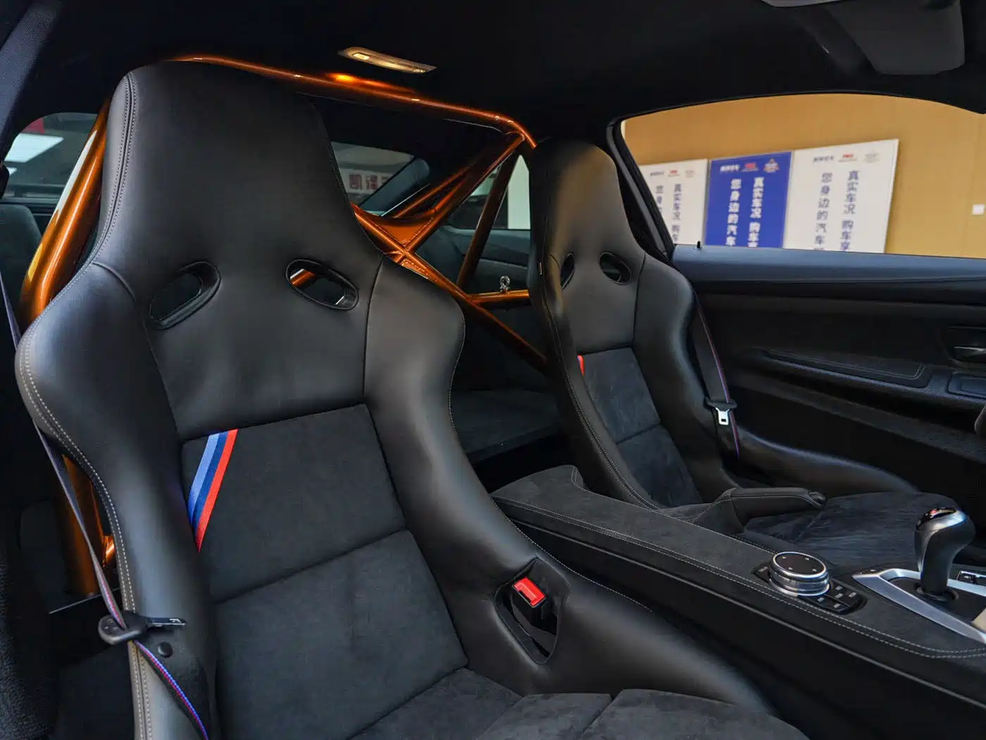 BMW M4 2016 M4 GTS фото 17
