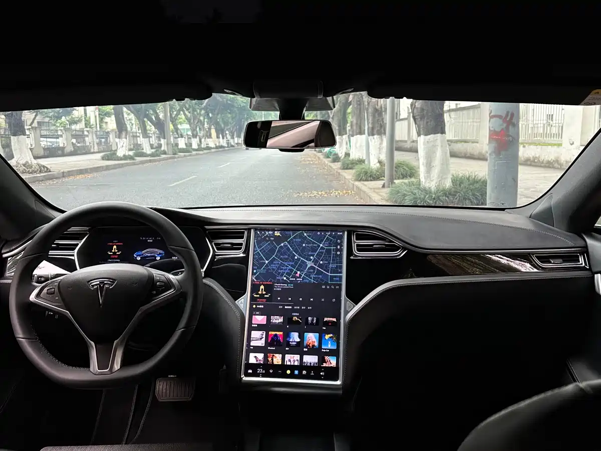 Фото 8 - Tesla Model S