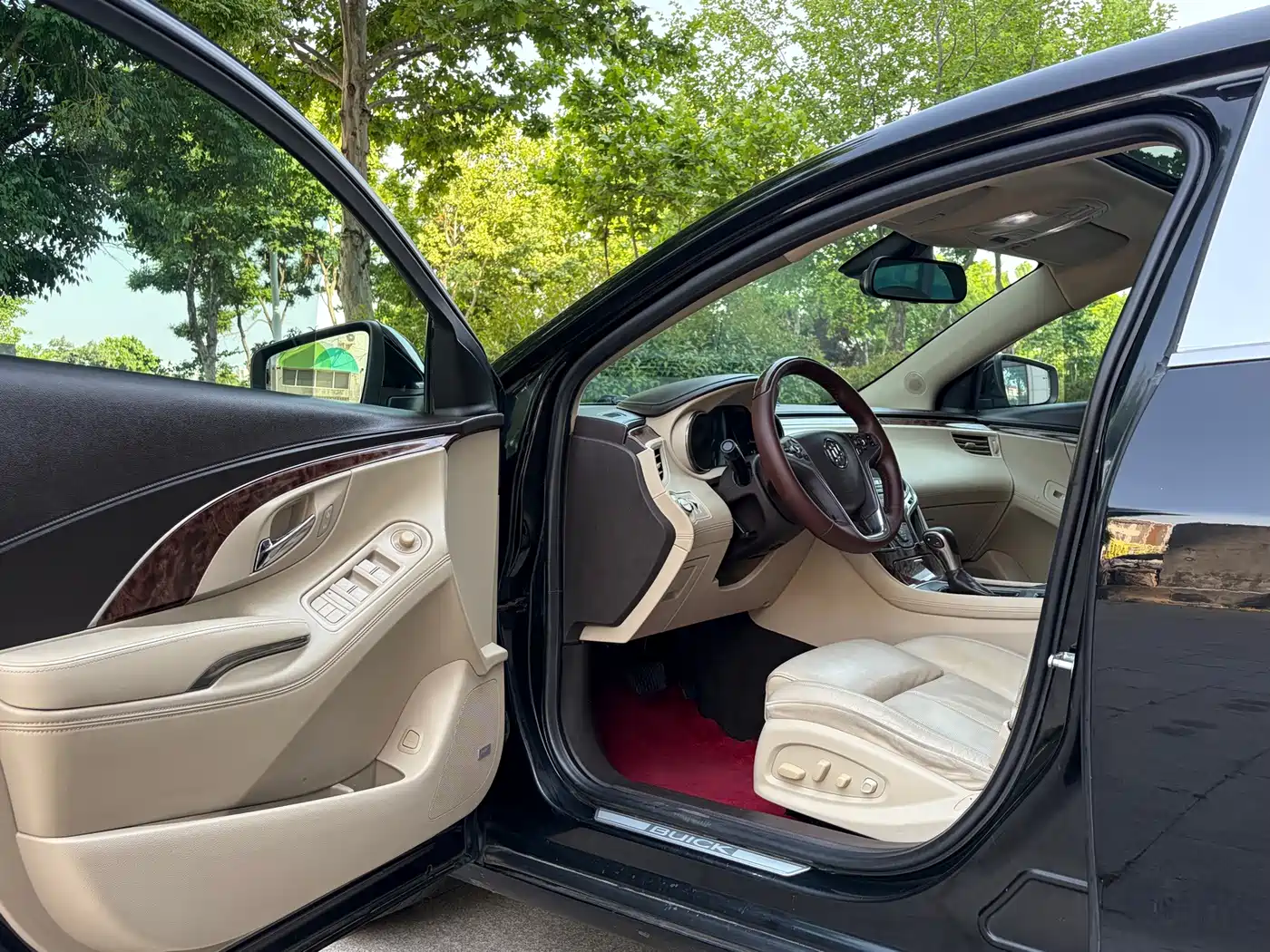 صورة 8 - Buick LaCrosse