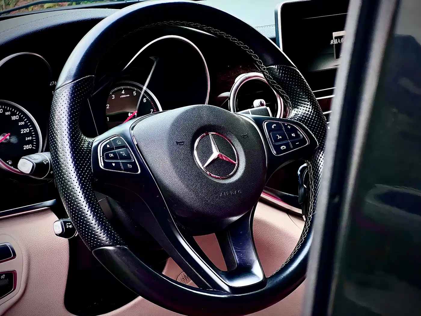 Mercedes-Benz V-Class 2017 Model V 260 L Premium Extended Edition фото 11