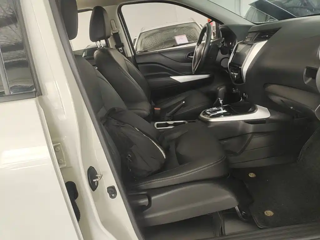 Nissan Terra 2023 2020 2.5L XL Upper 4WD Automatic Luxury Edition