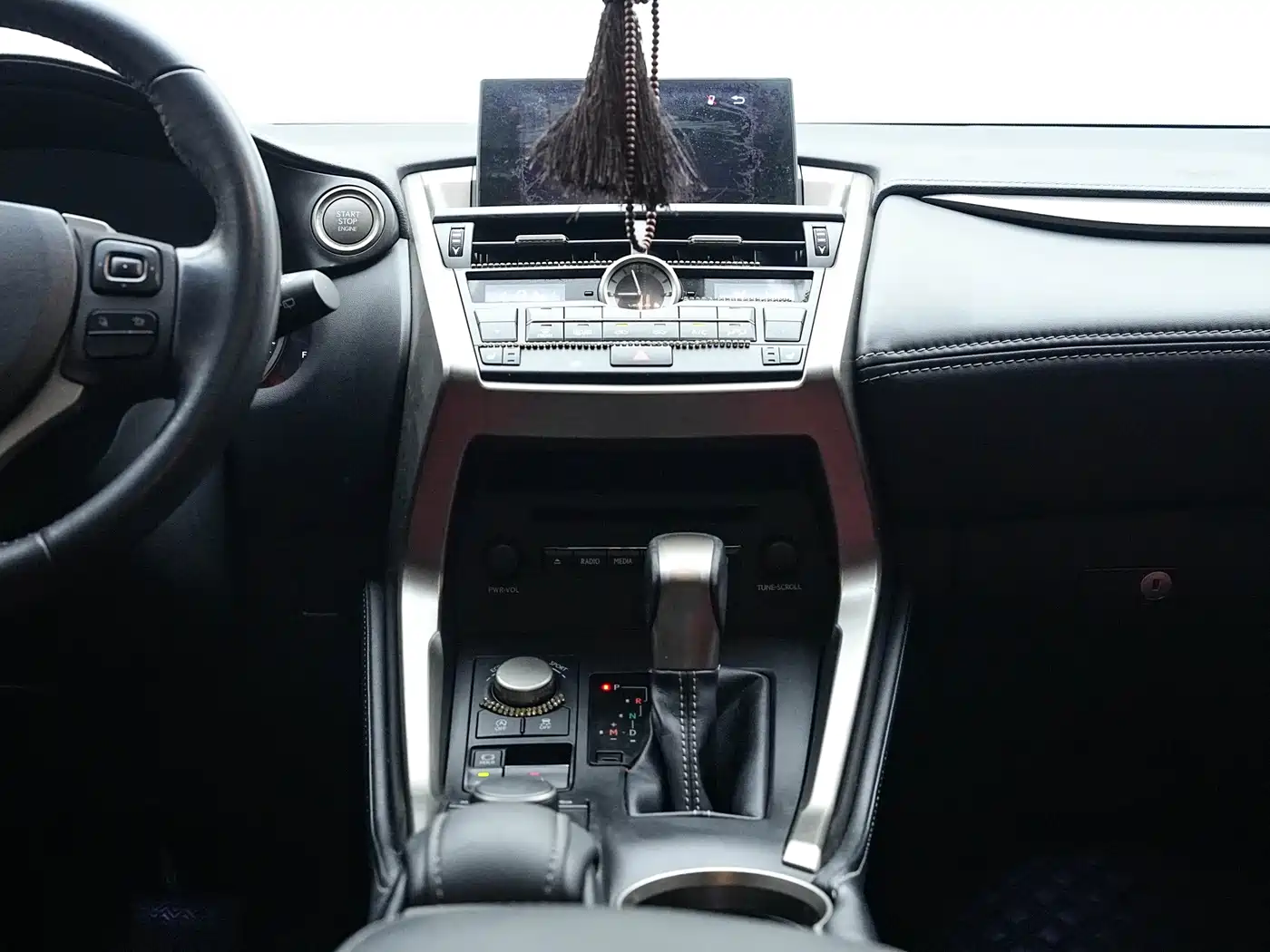Фото 24 - Lexus NX