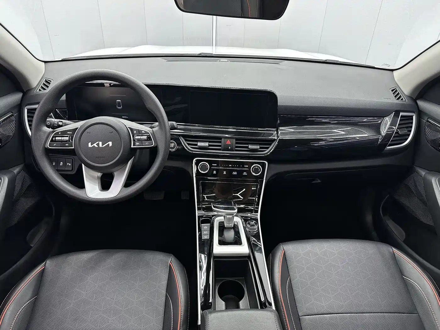 Kia Seltos 2023 1.5L CVT Luxury Edition фото 6