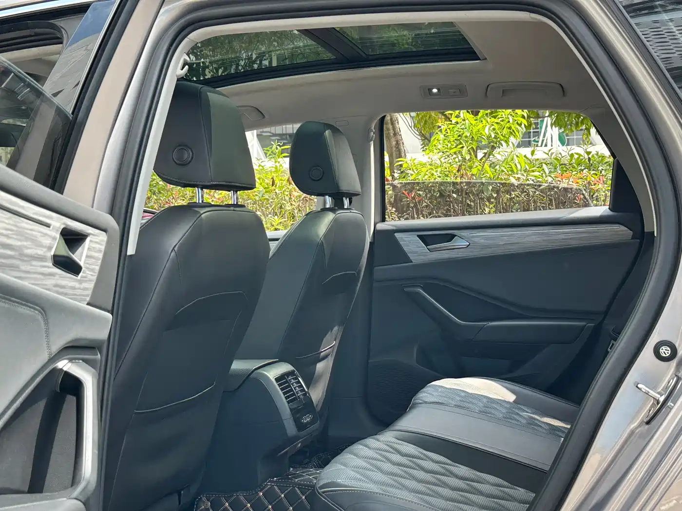 Volkswagen Sagitar 2023 Model Year 280TSI DSG Surpass Edition фото 6
