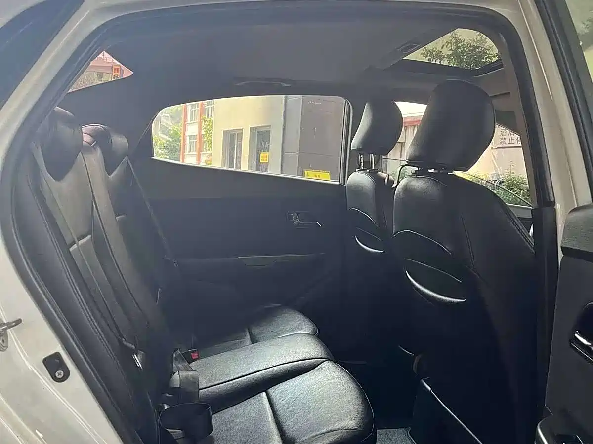 Kia K2 2015 Sedan 1.4L MT GLS фото 9