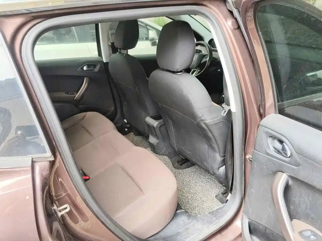 Peugeot 2008 2014 2014 1.6L Automatic Fashion Edition
