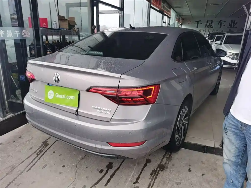 Volkswagen Sagitar 2021 280TSI DSG Surpassing Edition фото 7