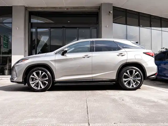 Lexus NX 2023 260 FWD Dynamic Edition — фото 4