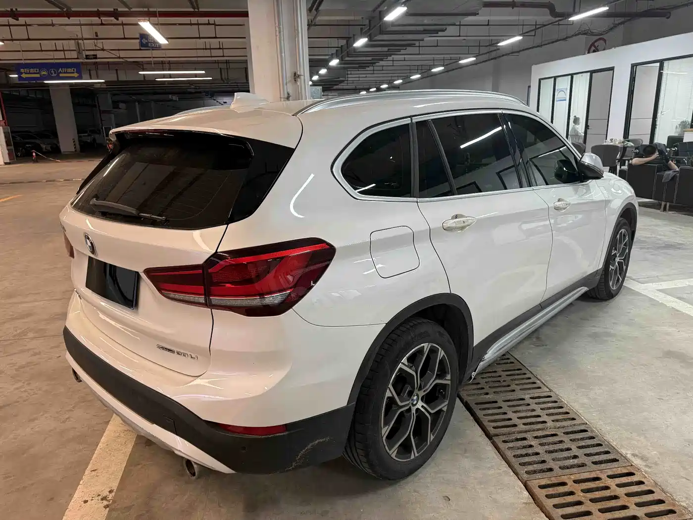 BMW X1 2022 sDrive20Li Premium фото 4