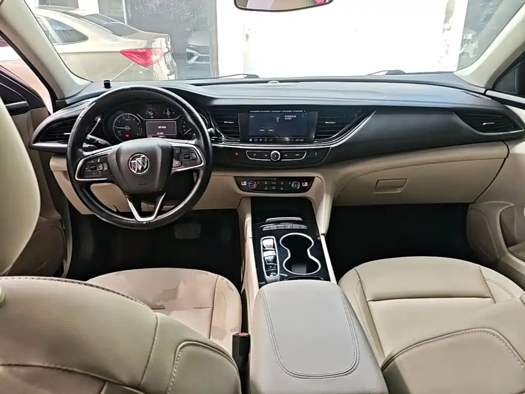 Фото 10 - Buick Regal