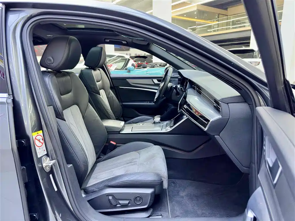 Audi A6L 2021 45 TFSI Exclusive Sport фото 8