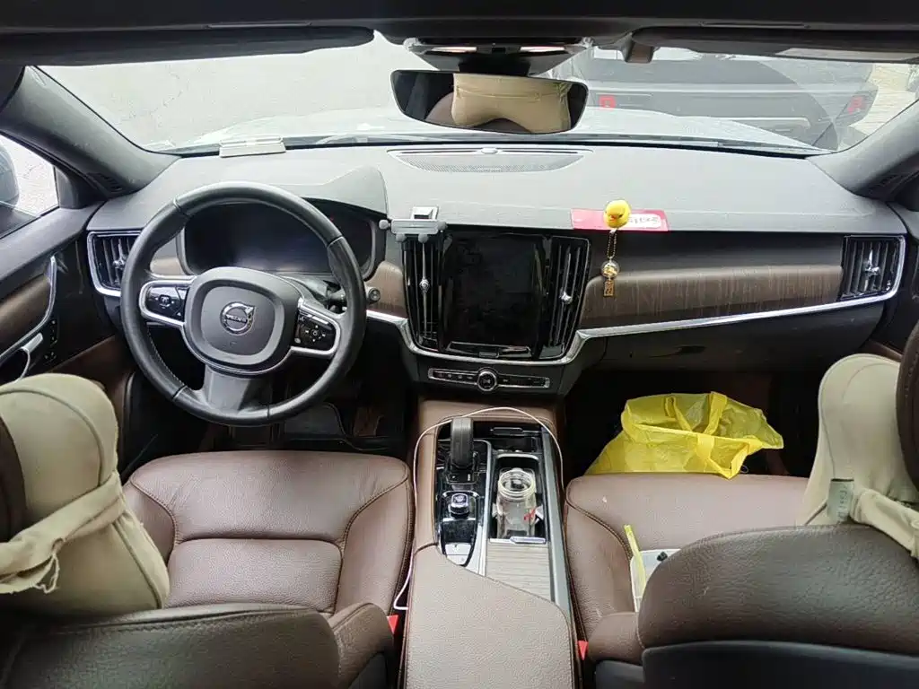 Photo 12 - Volvo V90
