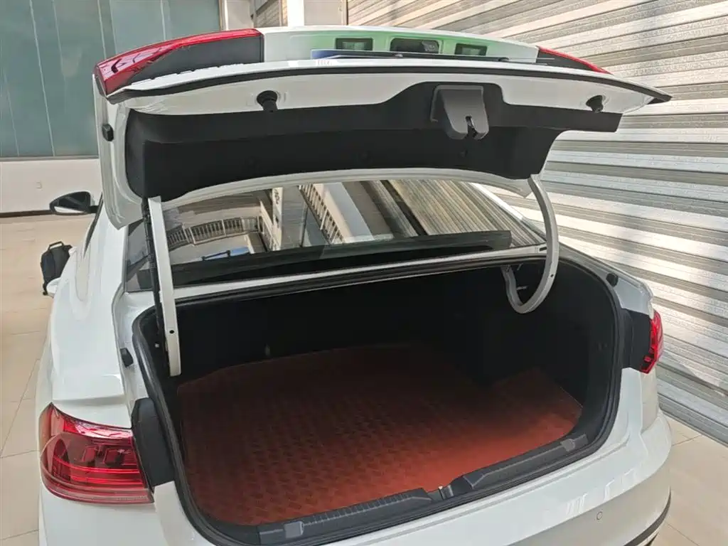 Volkswagen Bora 2025 Facelift 200TSI DSG Navigation Edition фото 19
