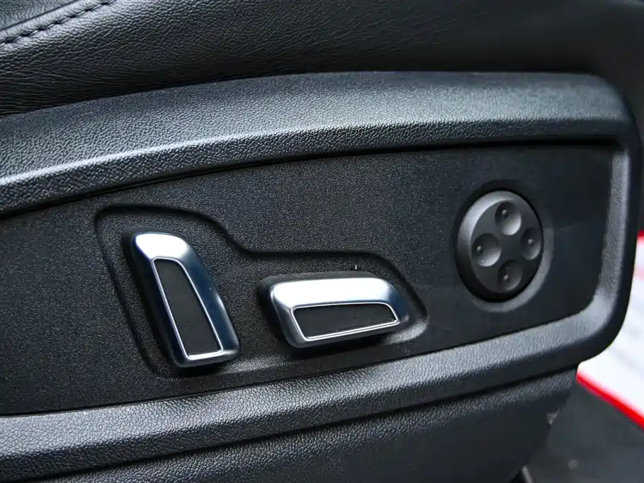 Audi Q5L 2023 40T Luxury Dynamic фото 26