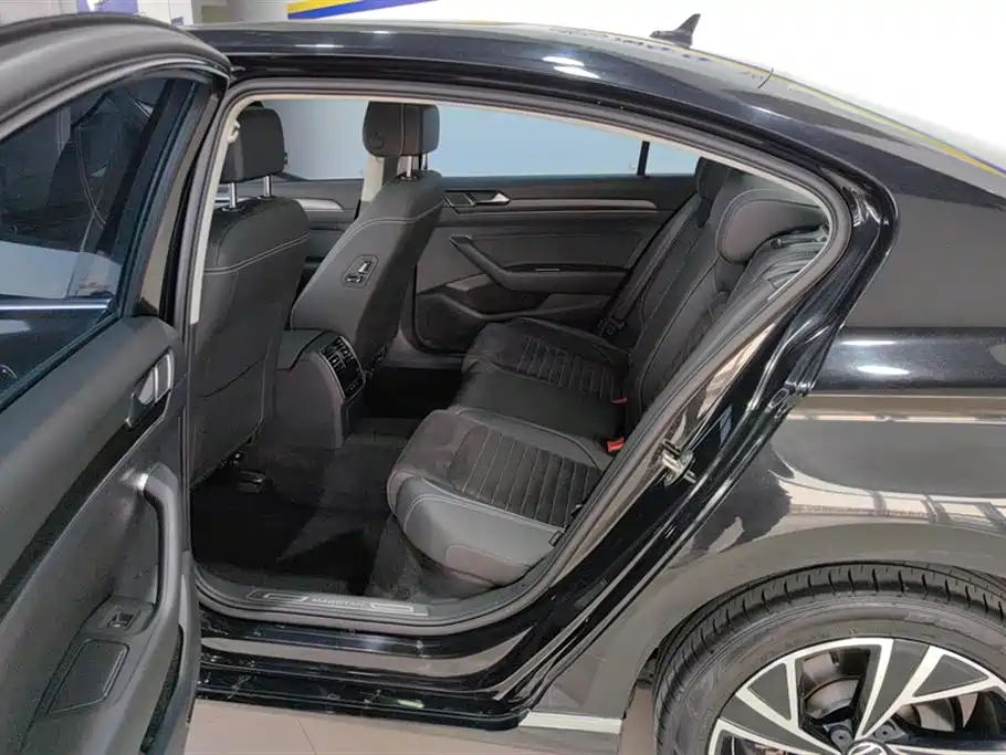 Volkswagen Magotan 2021 330TSI DSG 30th Anniversary Edition фото 11