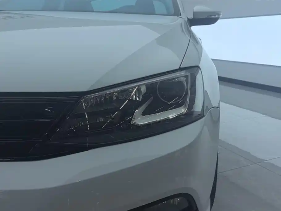 Volkswagen Sagitar 2017 180TSI Auto Exclusive Edition фото 5