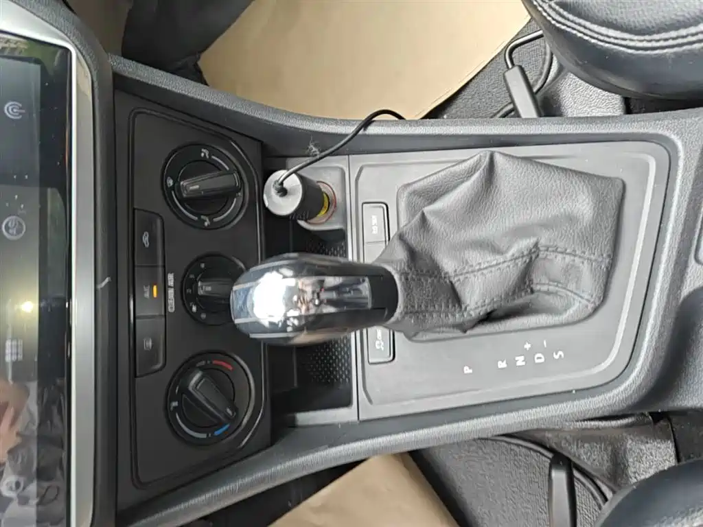Volkswagen Lavida 2017 1.6L Automatic Trend Edition фото 14