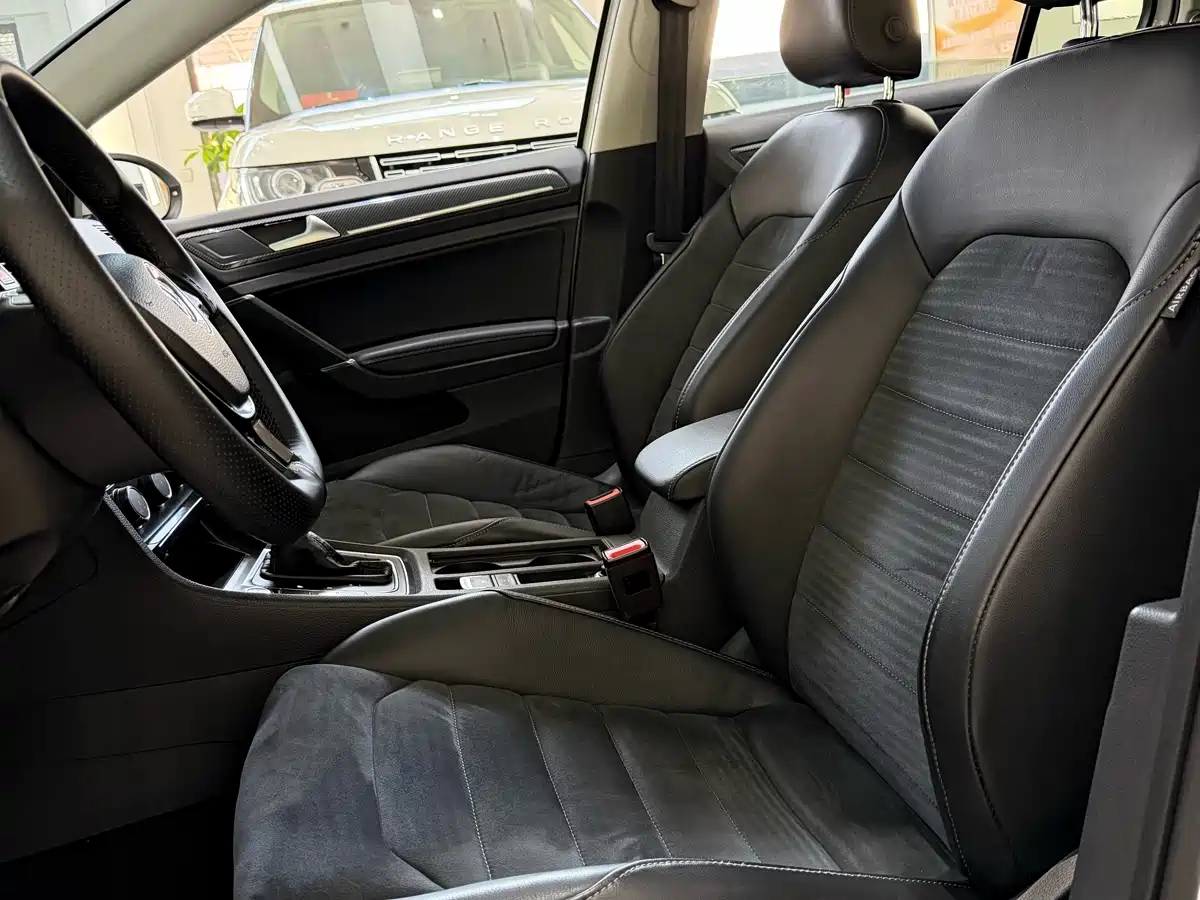 Volkswagen Golf 2018 230TSI Automatic Luxury фото 4