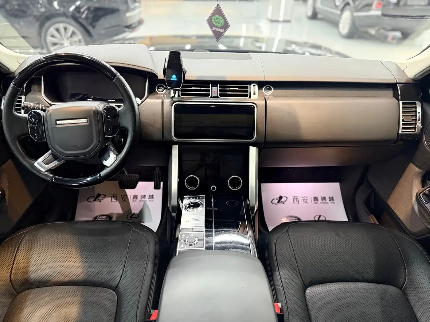 Land Rover Range Rover 2019 3.0 SC V6 Heritage Extended Edition фото 13