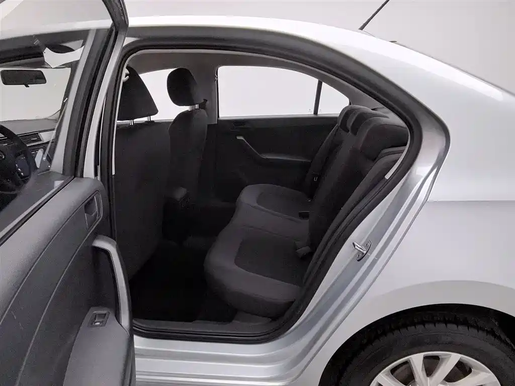 Škoda Rapid 2020 1.5L Manual Standard фото 15