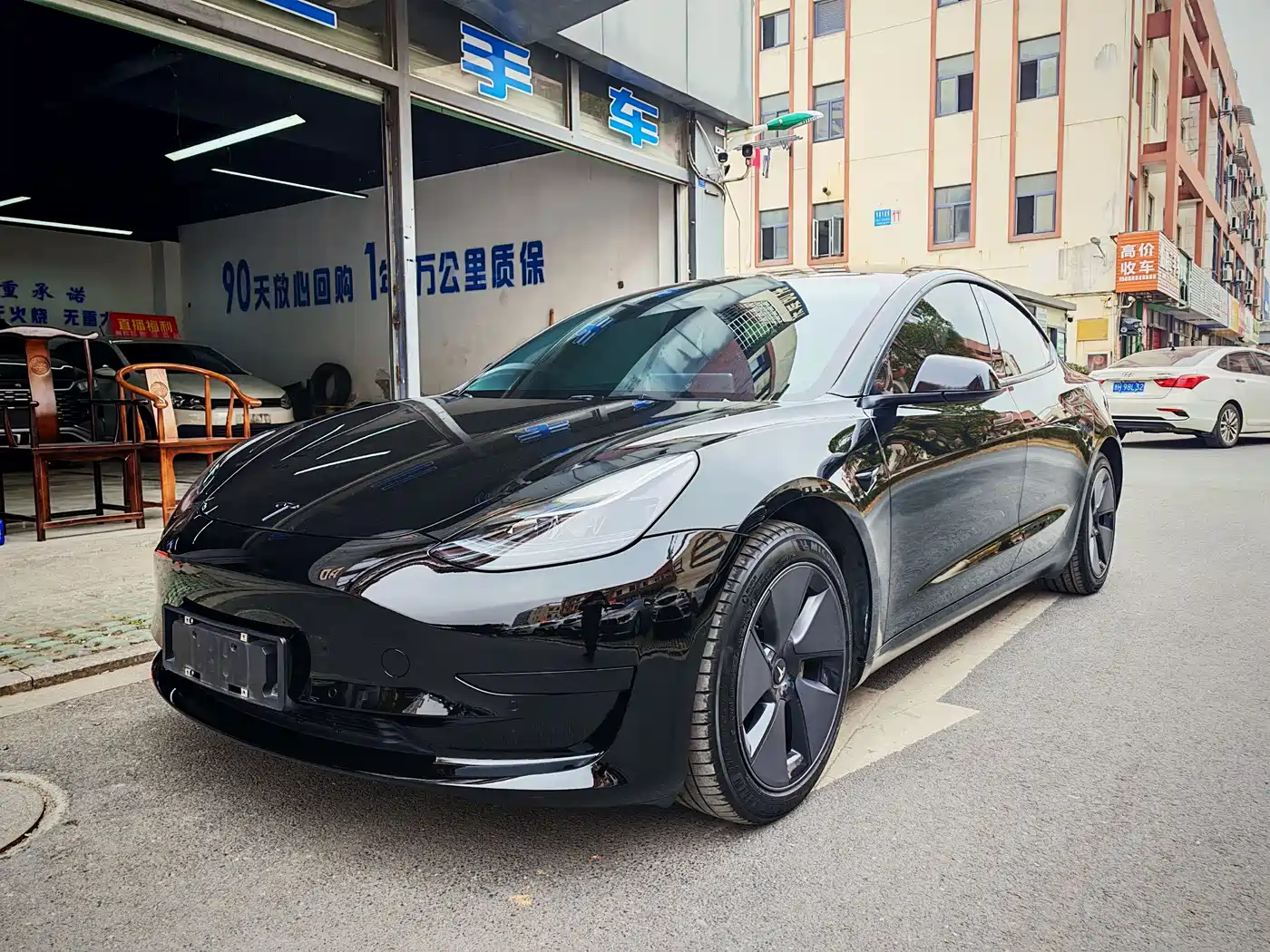 TESLA MODEL 3