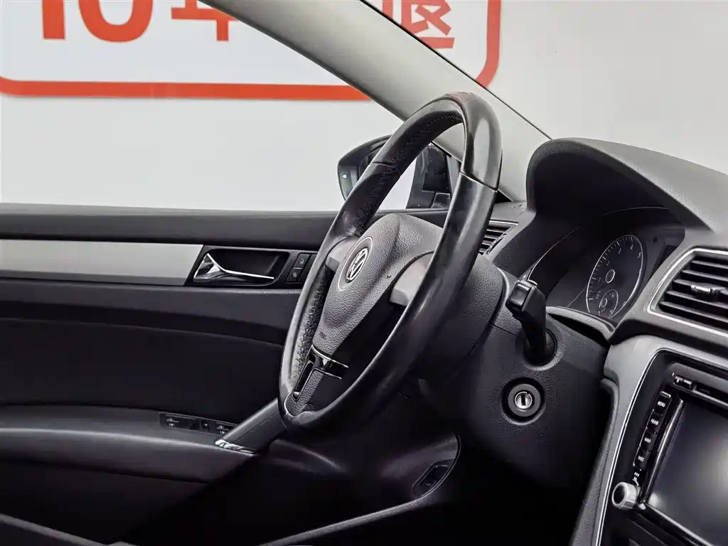 Volkswagen Passat 2014 1.4TSI DSG Luxury Edition фото 22