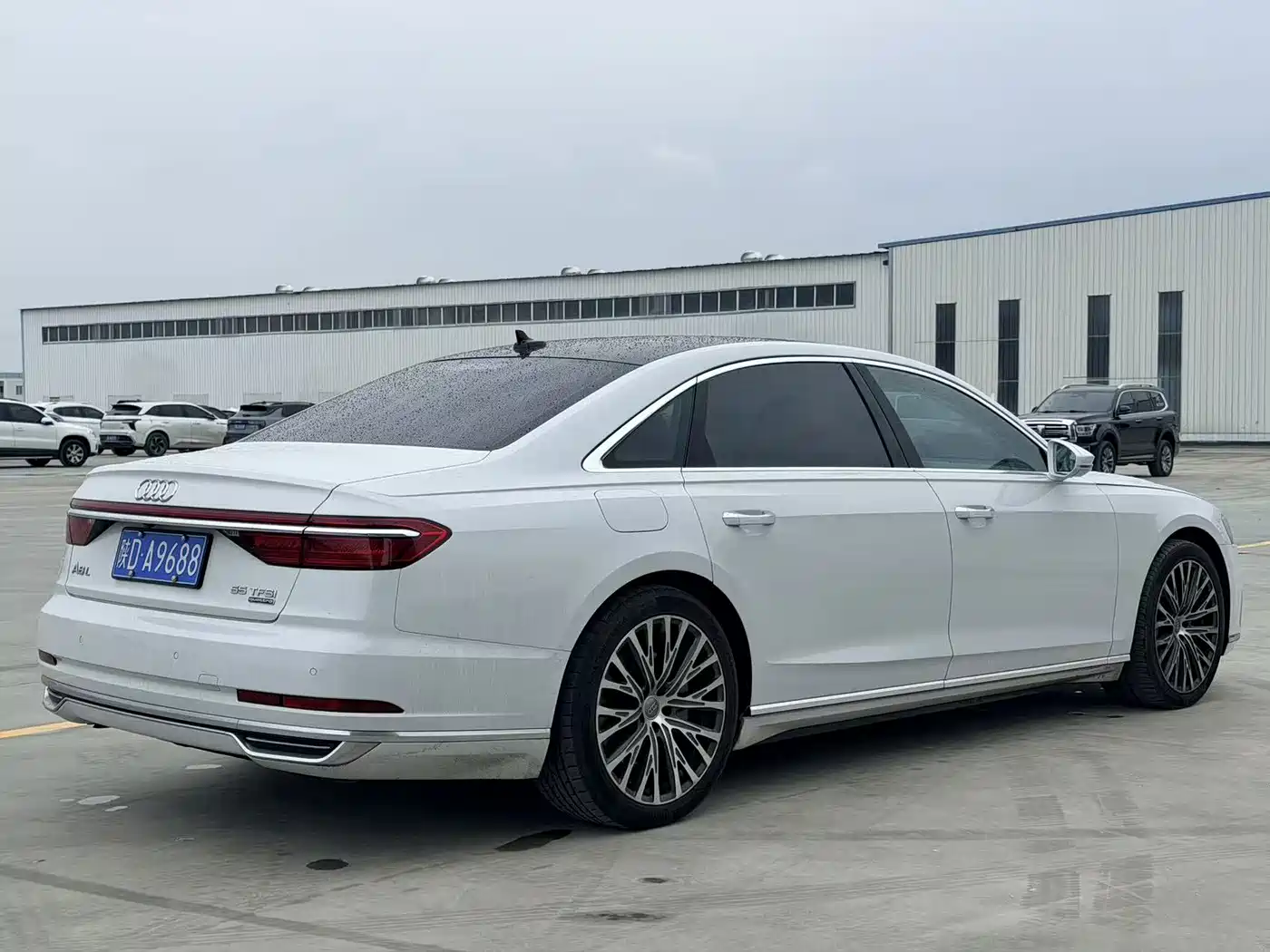 Фото 7 - Audi A8