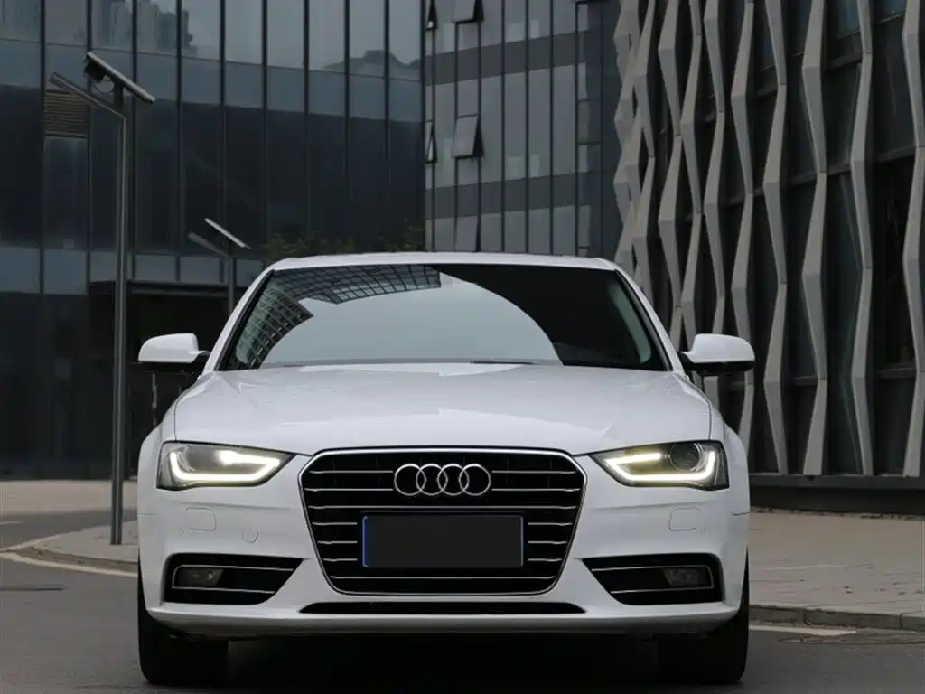Audi A4L 2016 35 TFSI Automatic Comfort фото 3