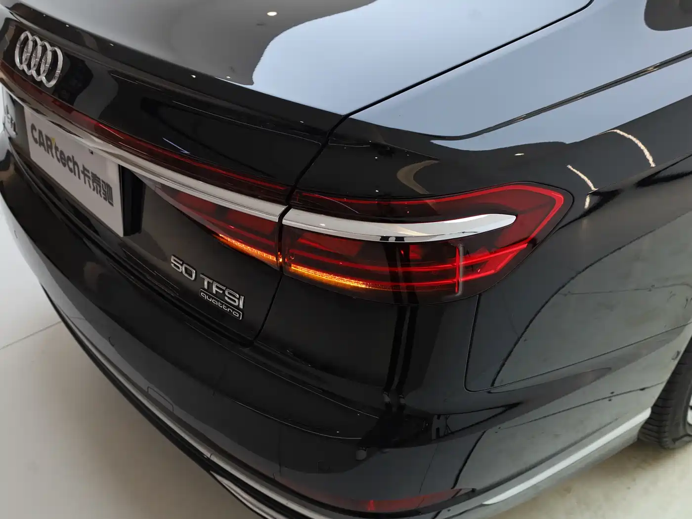 Audi A8 2023 A8L 50 TFSI quattro Exclusive фото 24