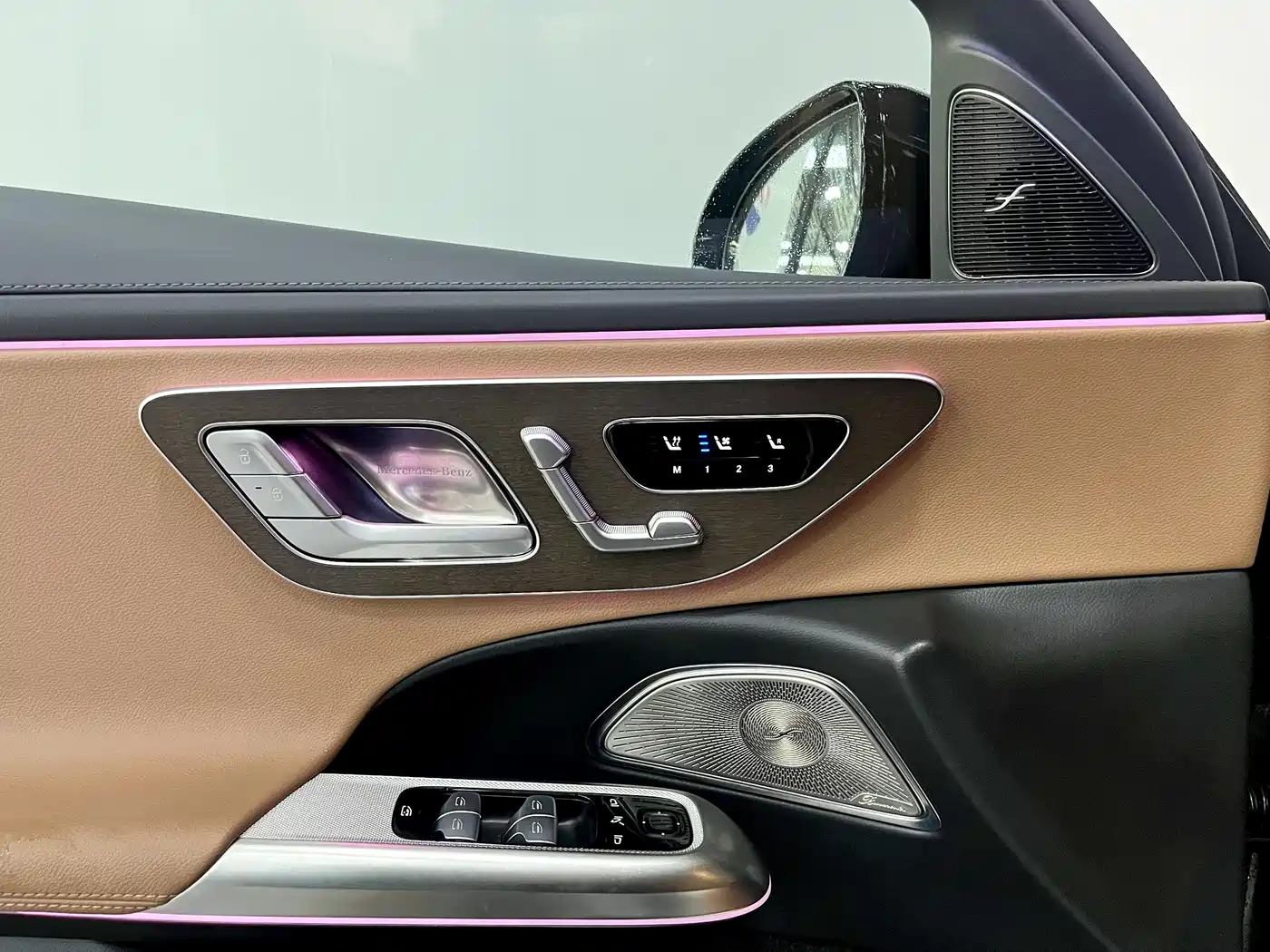 Mercedes-Benz E-Class 2025 E 300 L Luxury фото 9