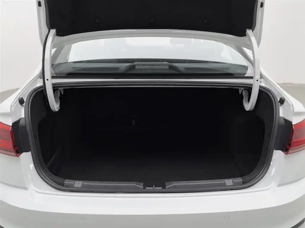 Volkswagen Bora 2023 200TSI DSG Comfort Edition фото 16