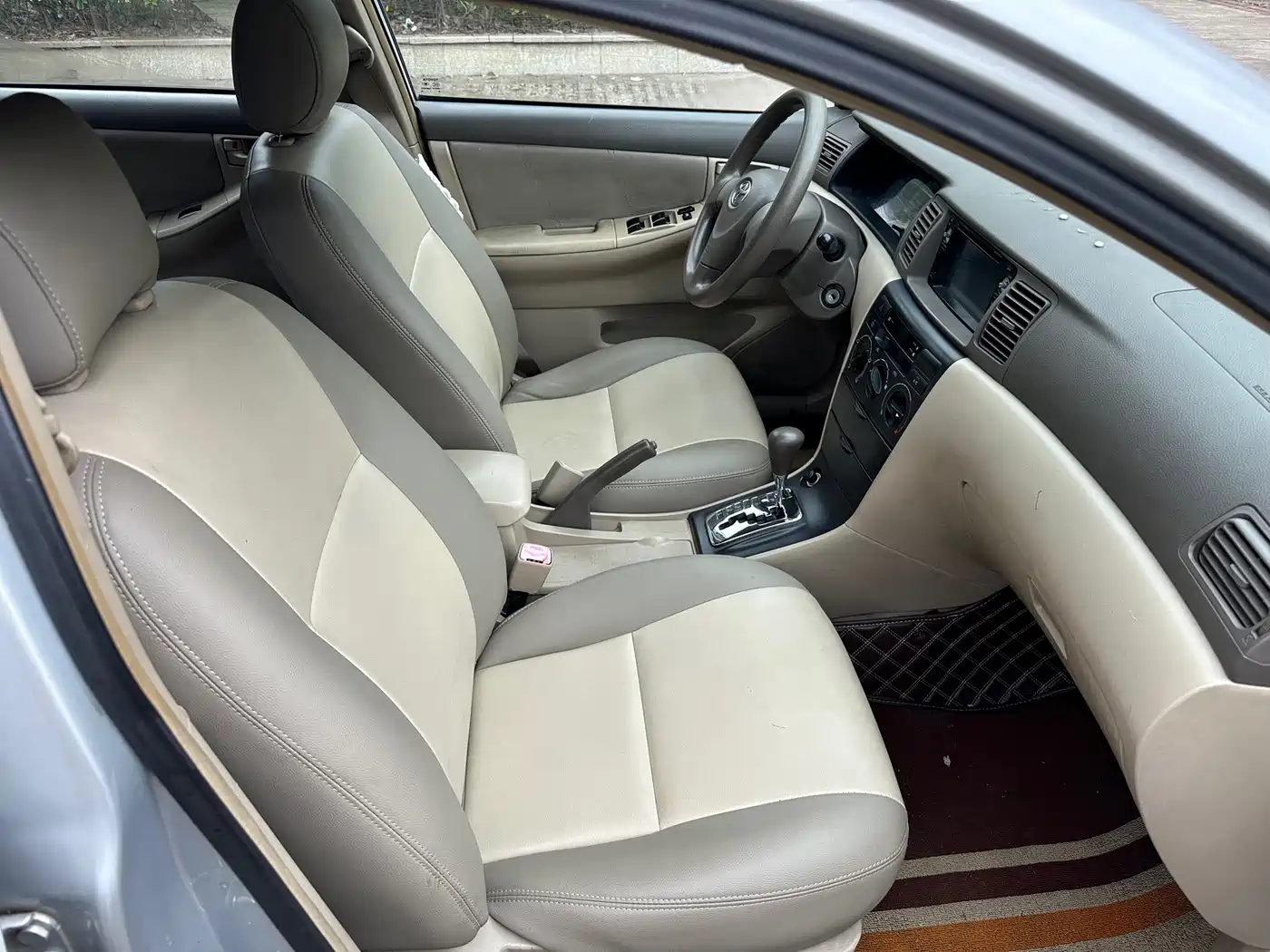 Toyota Corolla 2011 1.6L Automatic Classic Edition фото 30