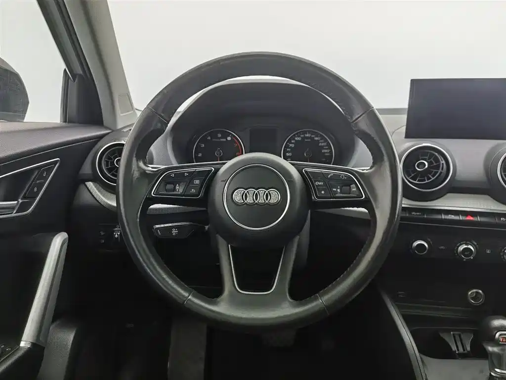 Audi Q2L 2020 35 TFSI Progressive Dynamic Model фото 11