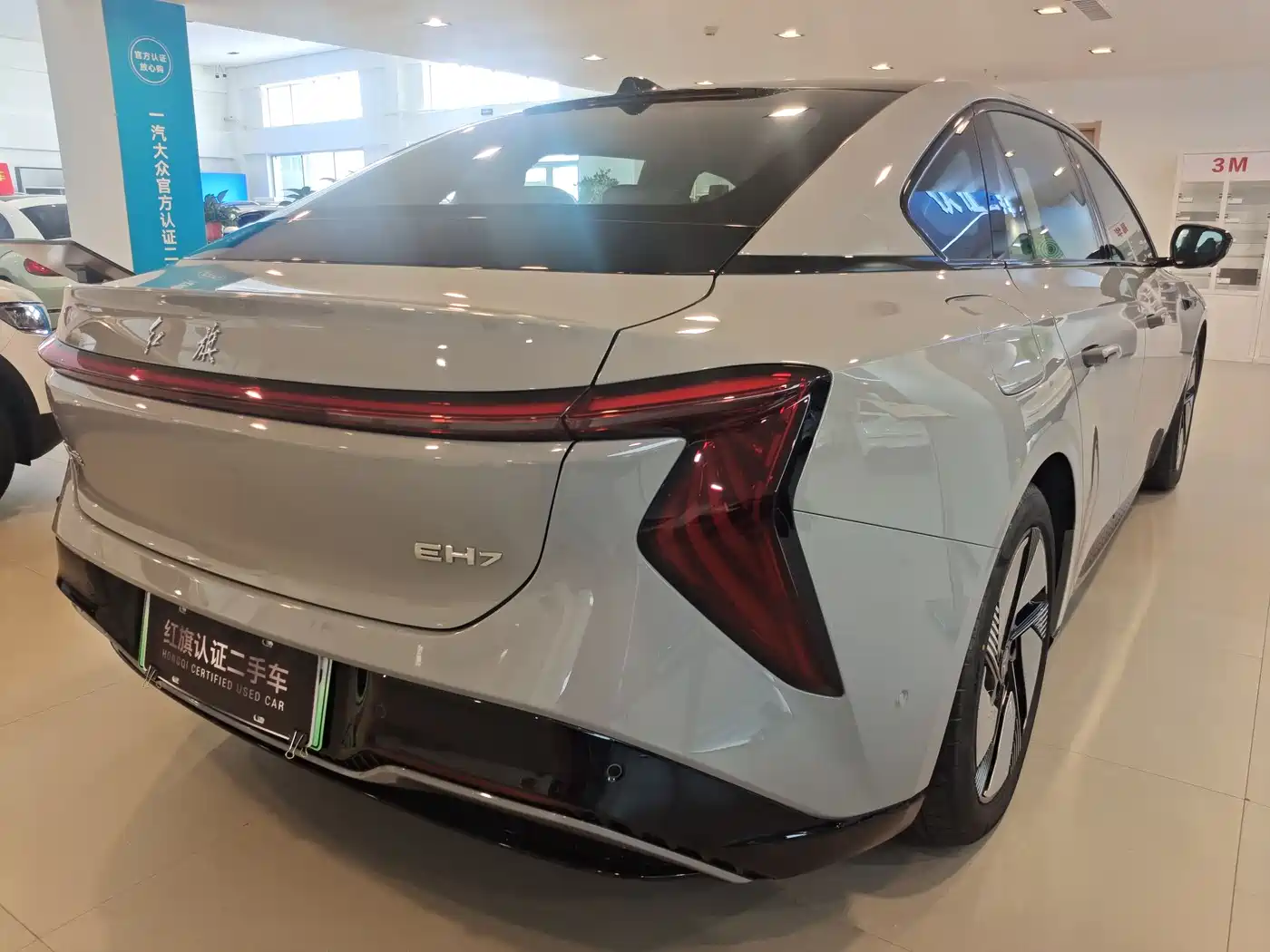 Hongqi EH7 2025 640 AWD Smart Selection Edition фото 5