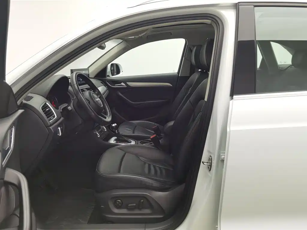Audi Q3 2015 30 TFSI Comfort фото 10