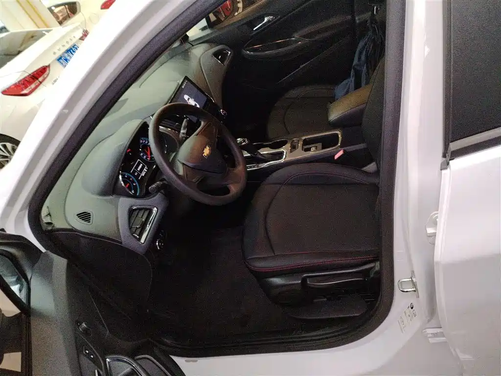 Chevrolet Cruze 2017 1.5L Automatic Pioneer Sunroof фото 16