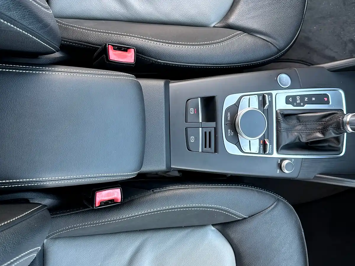 Audi A3 2016 Limousine 40 TFSI Luxury фото 14