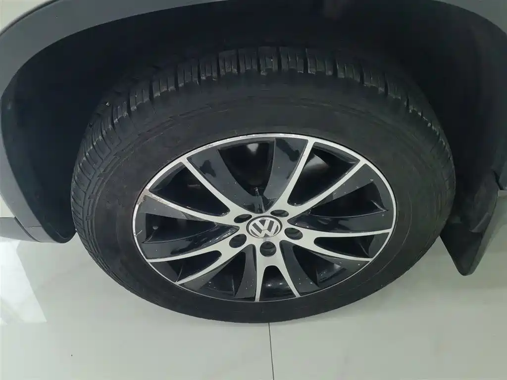Volkswagen Tiguan 2015 1.8TSI Automatic 2WD Highline фото 23