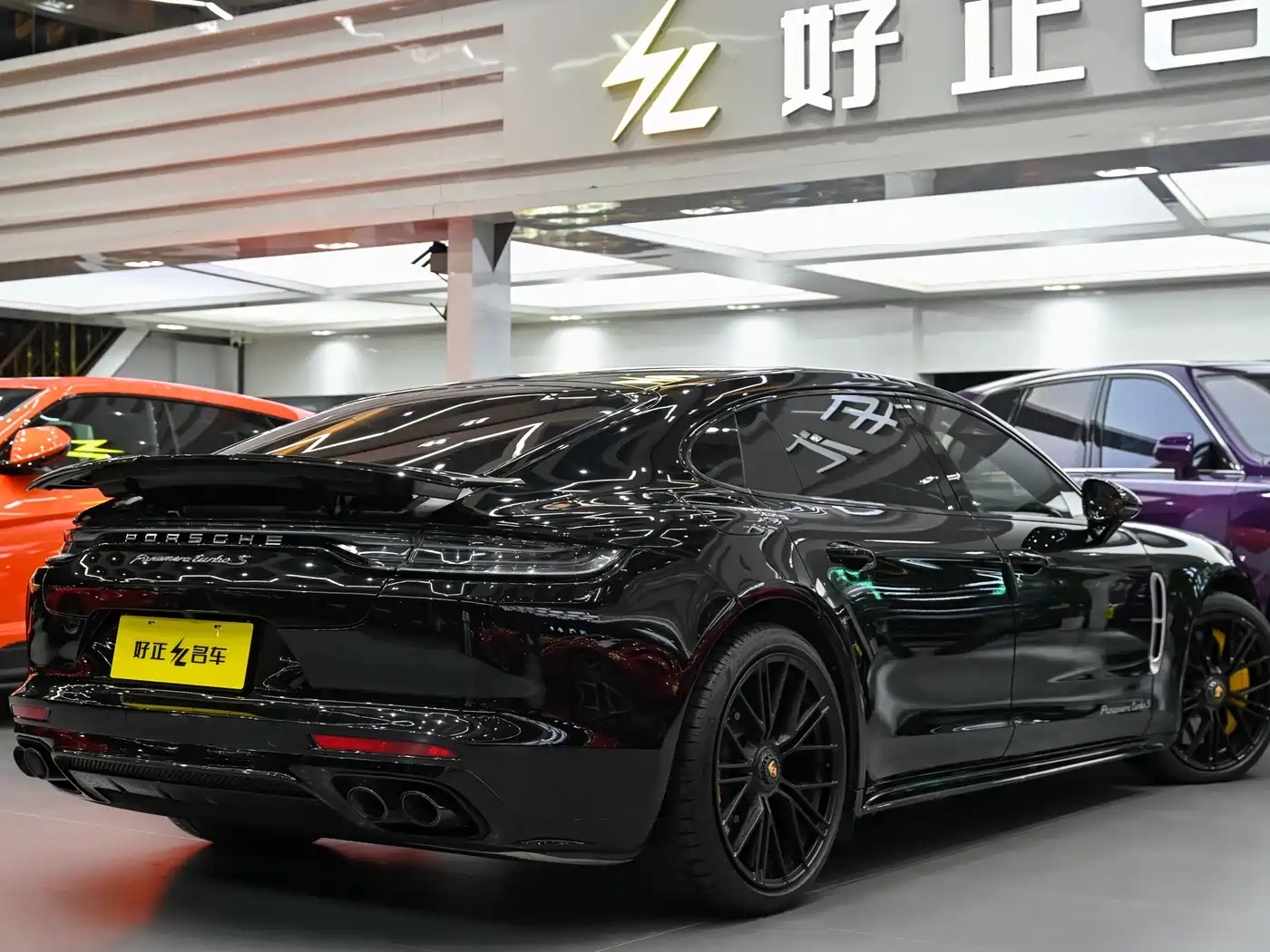 Porsche Panamera 2023 Panamera Turbo S Executive Long Wheelbase 4.0T фото 6