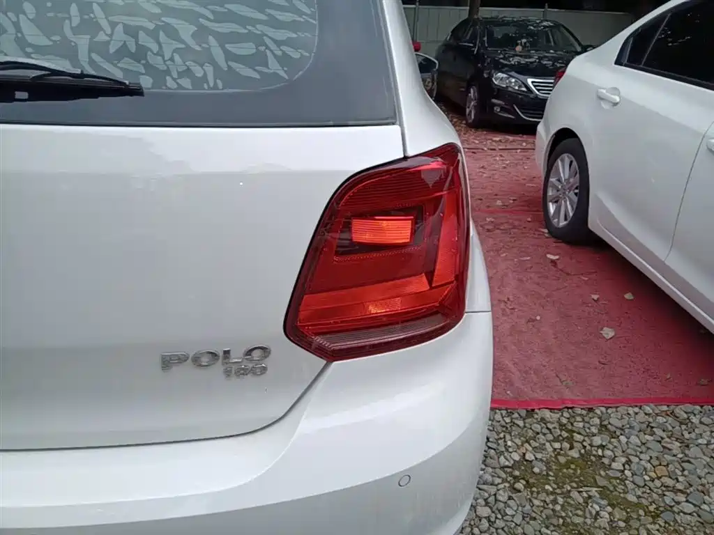 Volkswagen Polo 2014 1.6L Automatic Comfort Edition фото 8
