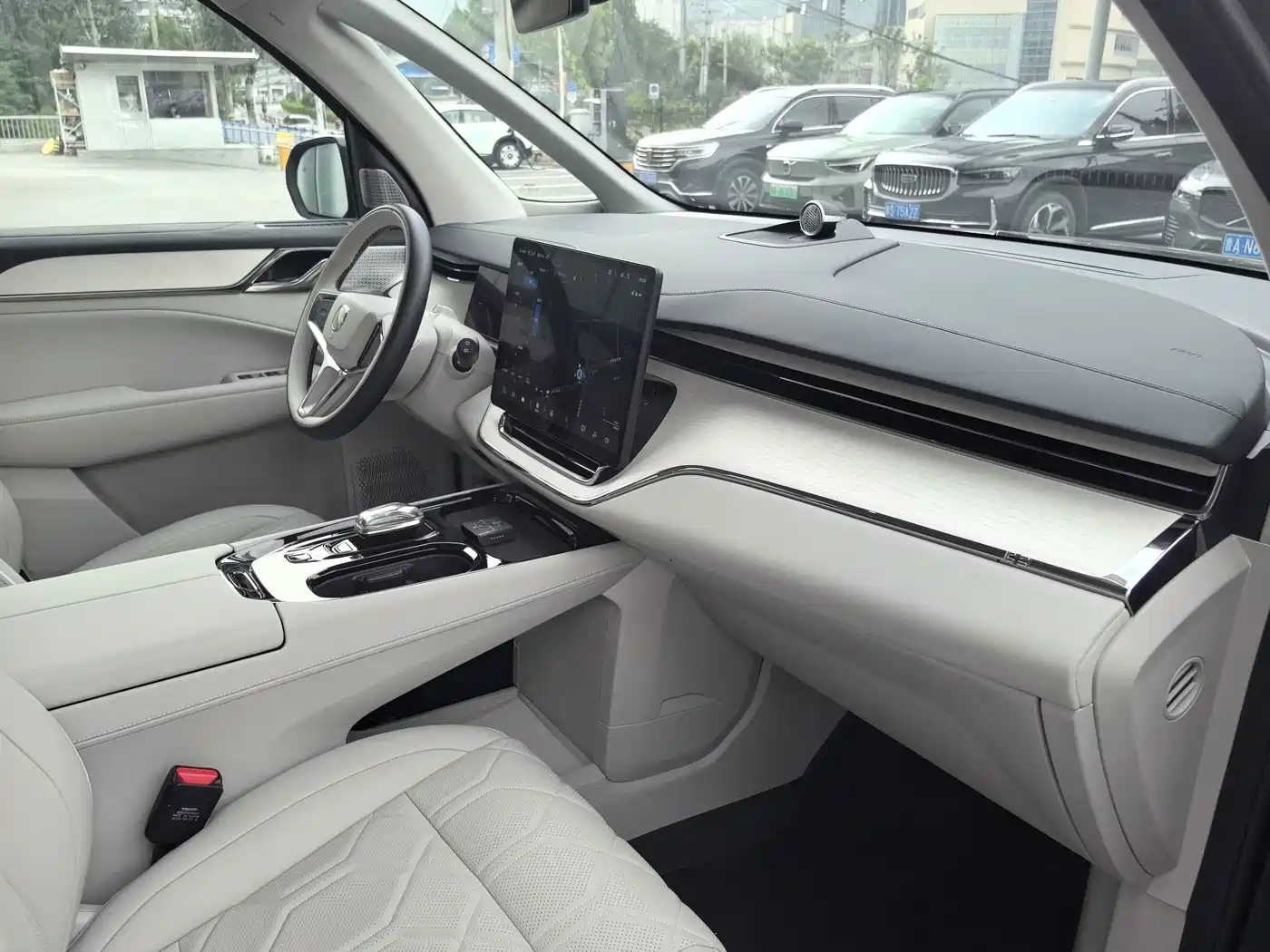 Volvo EM90 2024 2025 Ultra Six-Seater