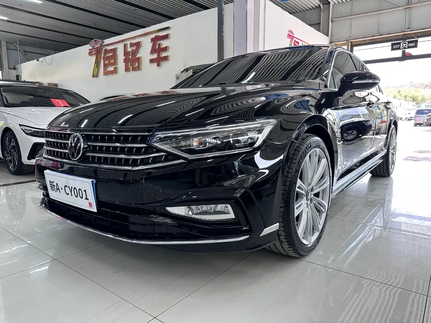 Volkswagen Magotan 2023 2 Million Units Anniversary Edition 330TSI DSG Leading Type