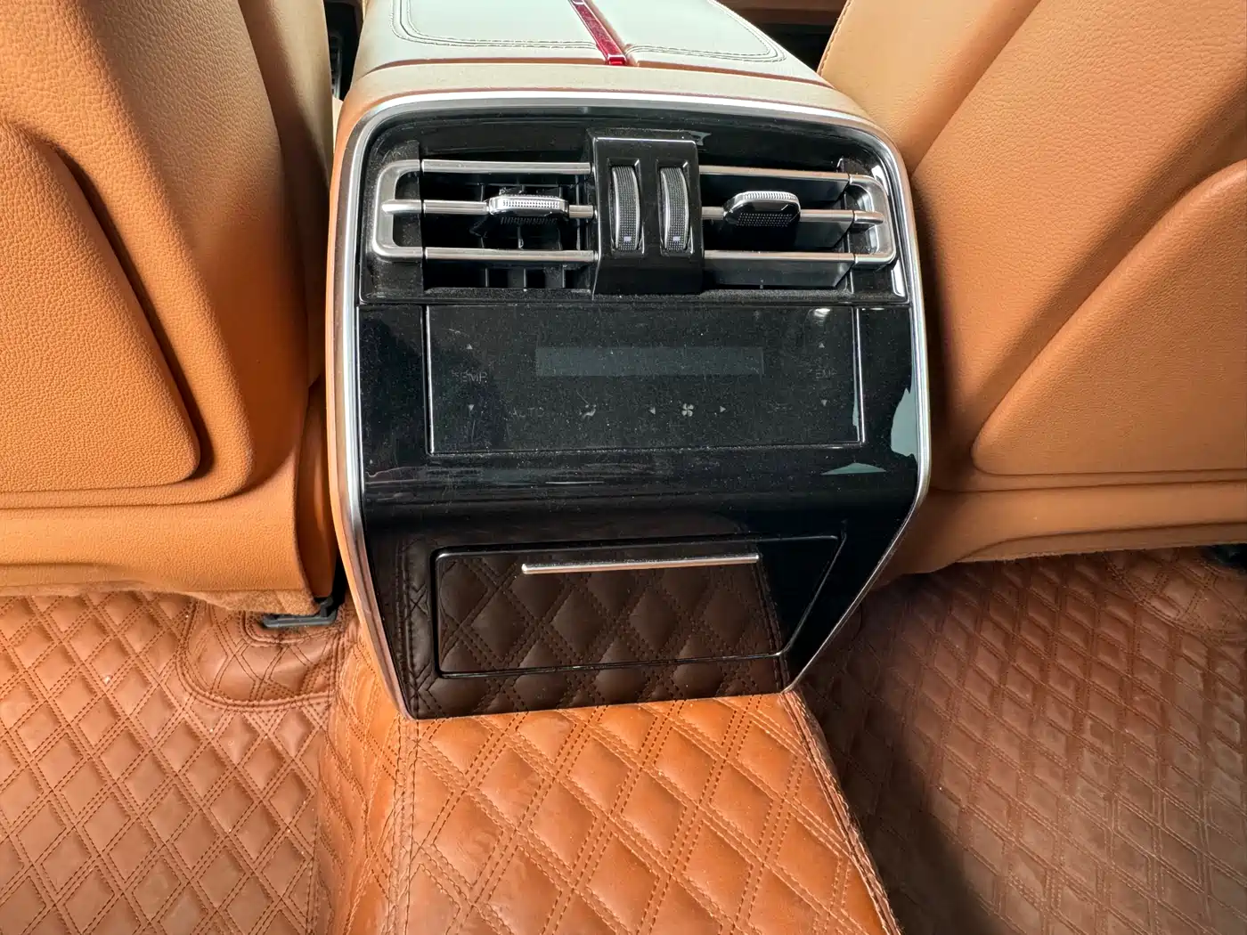 Hongqi H9 2020 2.0T Smart Connection Qi Xiang Edition фото 7
