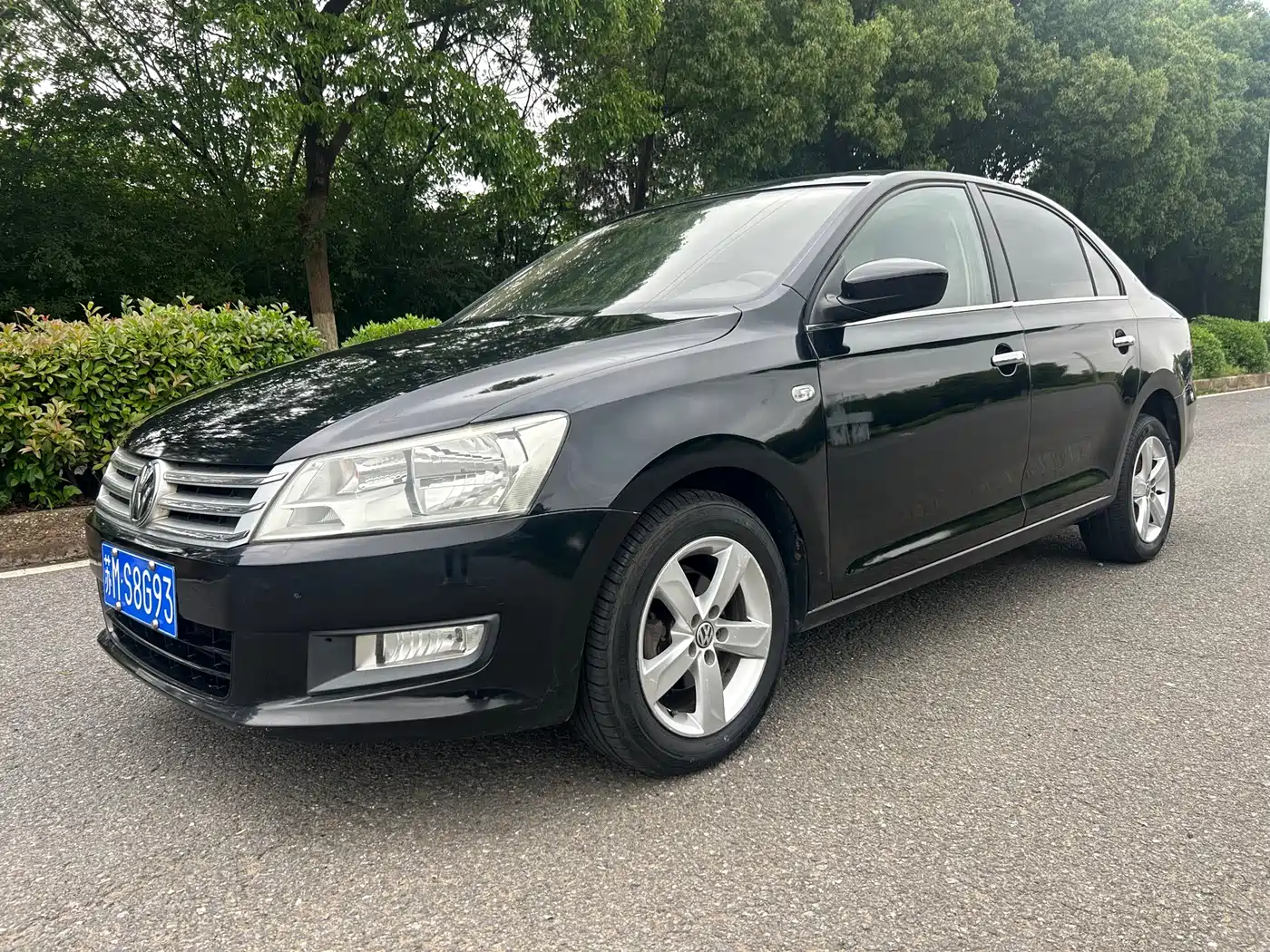 Volkswagen Santana 2013 Model 1.6L Automatic Luxury Edition