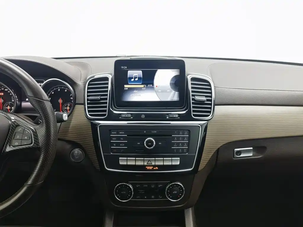 Mercedes-Benz GLE 2019 GLE 400 4MATIC Collector's Edition (Special Configuration) фото 12
