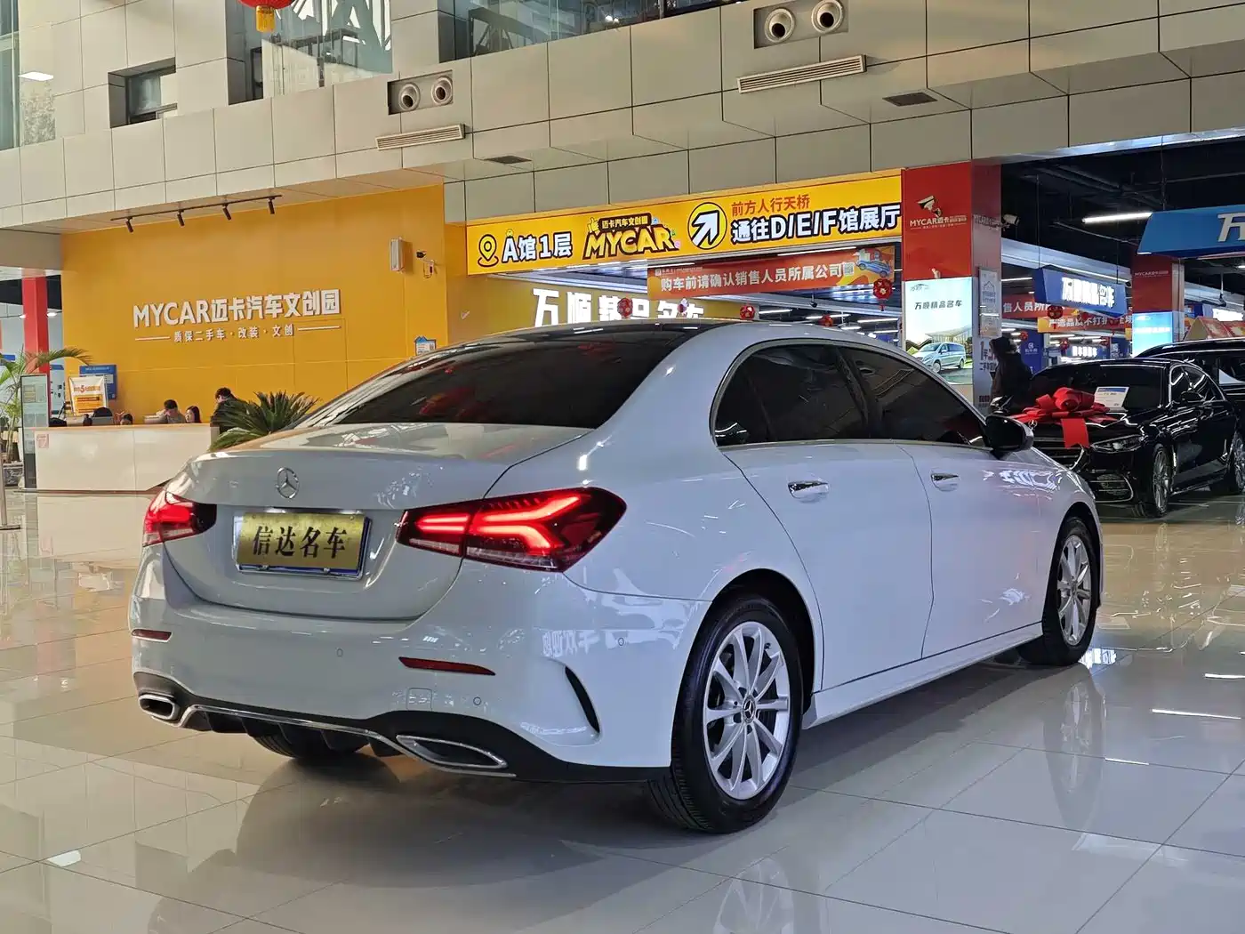 Mercedes-Benz A-Class 2021 A 200 L Sport Sedan Fashion Edition фото 7