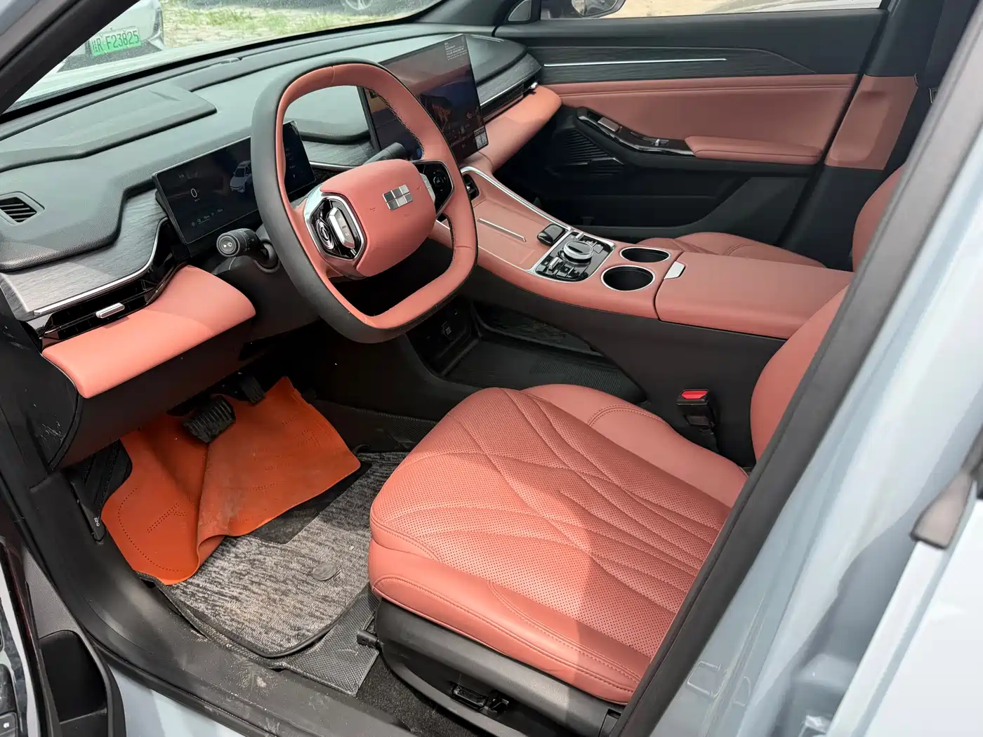 Geely Galaxy Galaxy L6 2024 125km PLUS Soaring Dragon Edition фото 4