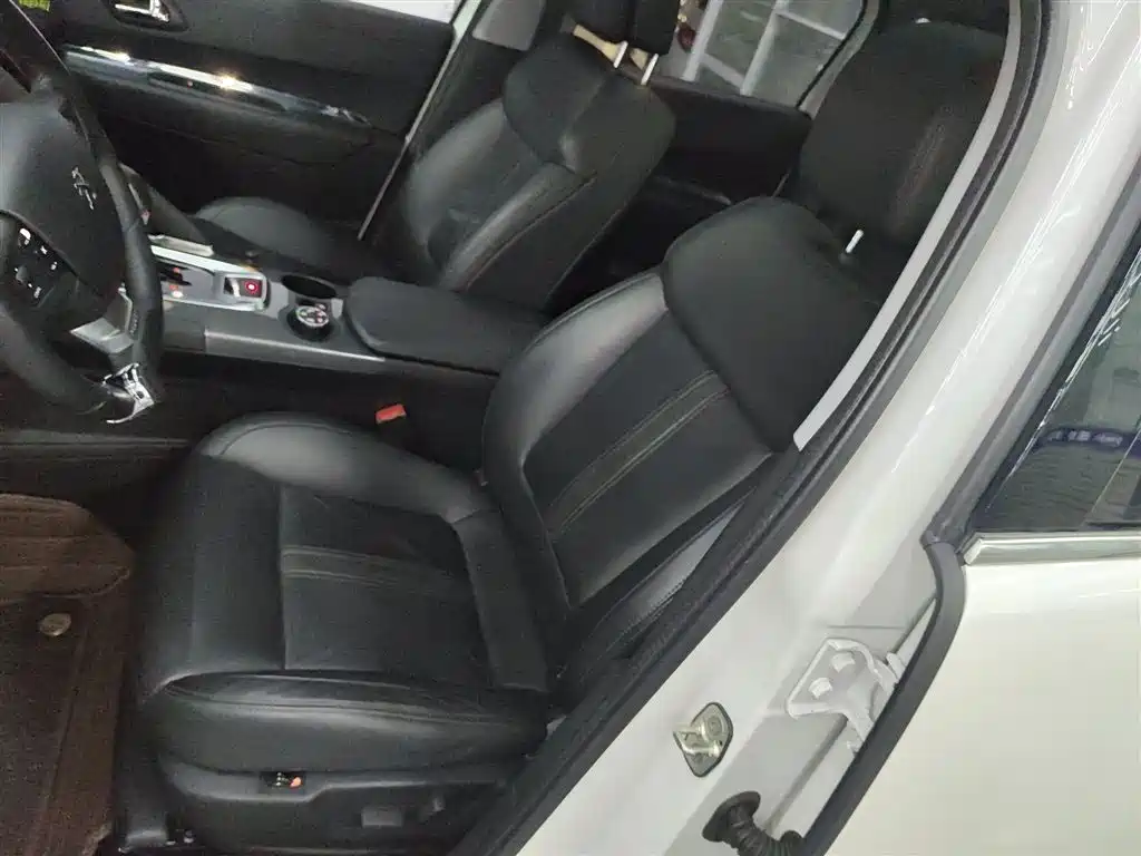 Peugeot 3008 2016 1.6THP Automatic Premium Edition фото 9